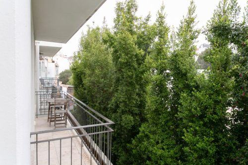 Lisbon 2 bdrs apartment w: parking and balconies!