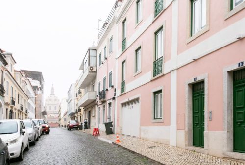 Lisbon 2 bdrs apartment w: parking and balconies!