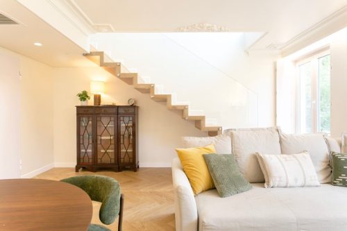 Lisbon 2 bdrs apartment w: parking and balconies!
