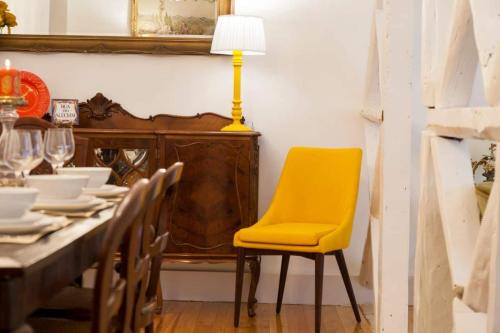Chiado luxury 4 beds flat! Parking! Great WI-FI!