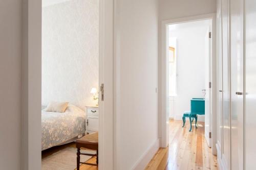 Chiado luxury 4 beds flat! Parking! Great WI-FI!