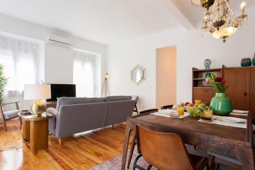 Principe Real beautiful 3 bedrs flat! Great WI-FI!