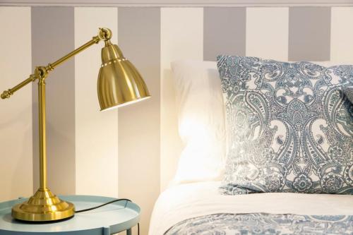 Principe Real 2 suites upscale embracing Tejo! Great WI-FI!