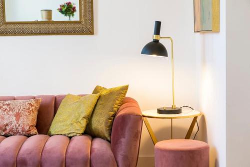 Principe Real 2 suites upscale embracing Tejo! Great WI-FI!