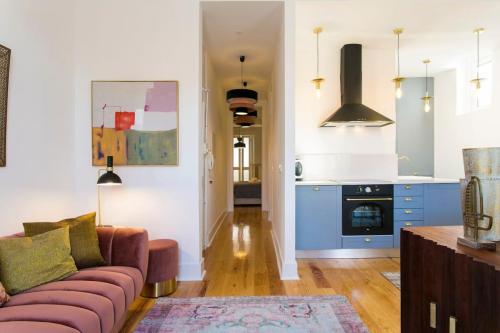 Principe Real 2 suites upscale embracing Tejo! Great WI-FI!