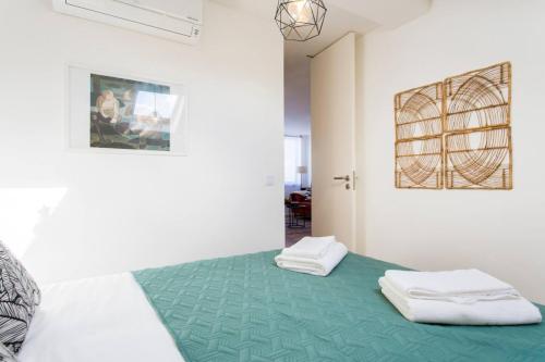 Amazing City Center 2 bdr flat! Great WI-FI!