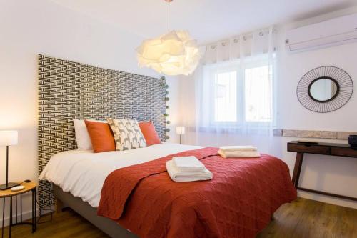 Amazing City Center 2 bdr flat! Great WI-FI!