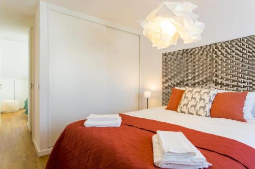 Amazing City Center 2 bdr flat! Great WI-FI!