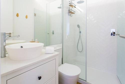 Amazing City Center 2 bdr flat! Great WI-FI!