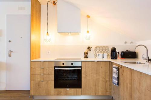 Amazing City Center 2 bdr flat! Great WI-FI!