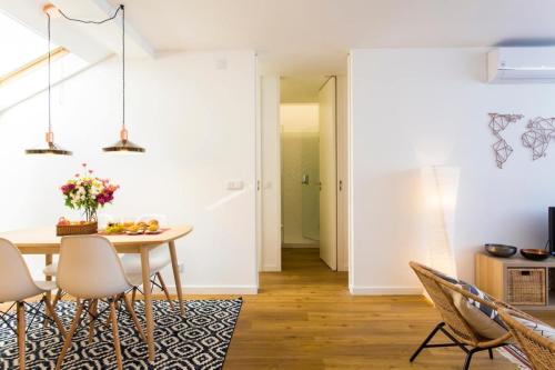 Amazing City Center 2 bdr flat! Great WI-FI!