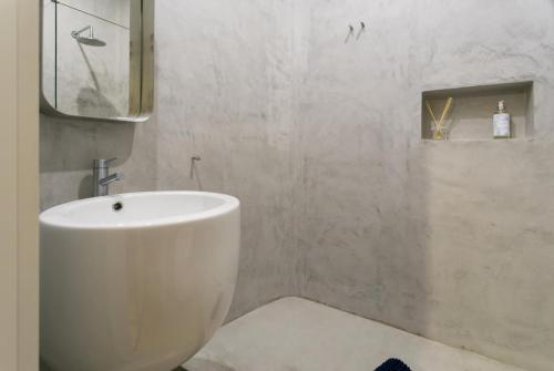 Awarded 3 bedrooms upscale flat@Chiado/Bairro Alto