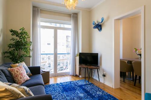 Art Déco 4 bedrooms flat in the city center! Great WI-FI!