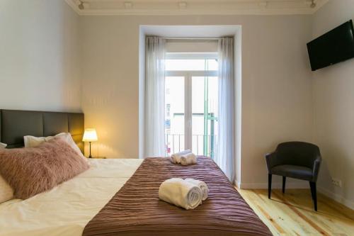 Art Déco 4 bedrooms flat in the city center! Great WI-FI!