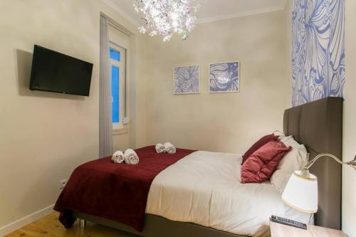 Art Déco 4 bedrooms flat in the city center! Great WI-FI!