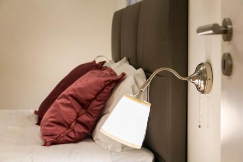 Art Déco 4 bedrooms flat in the city center! Great WI-FI!