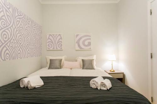 Art Déco 4 bedrooms flat in the city center! Great WI-FI!