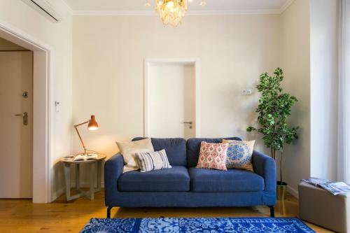 Art Déco 4 bedrooms flat in the city center! Great WI-FI!