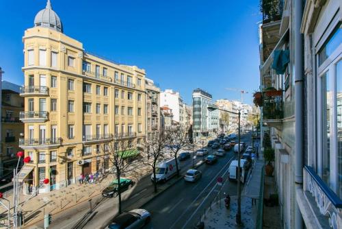 Art Déco 4 bedrooms flat in the city center! Great WI-FI!