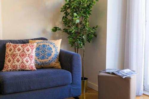 Art Déco 4 bedrooms flat in the city center! Great WI-FI!