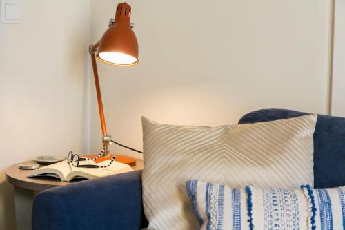 Art Déco 4 bedrooms flat in the city center! Great WI-FI!