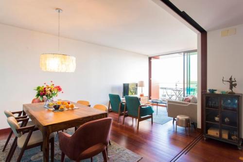 Amazing Tejo river view 2BDR flat  FREE Park!