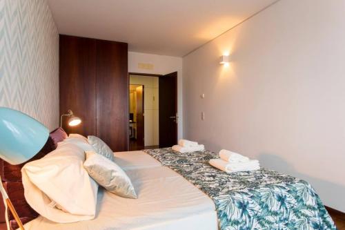 Amazing Tejo river view 2BDR flat  FREE Park!