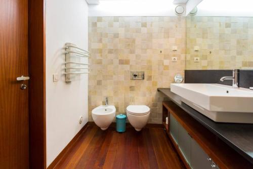 Amazing Tejo river view 2BDR flat  FREE Park!