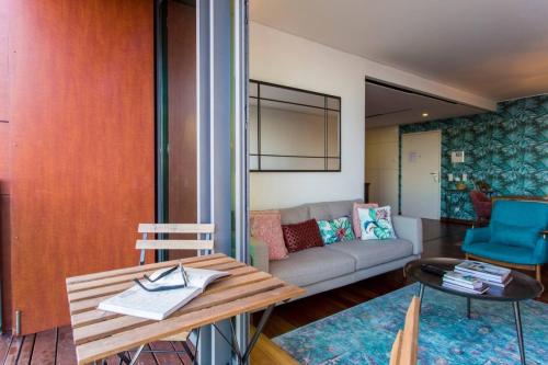 Amazing Tejo river view 2BDR flat  FREE Park!