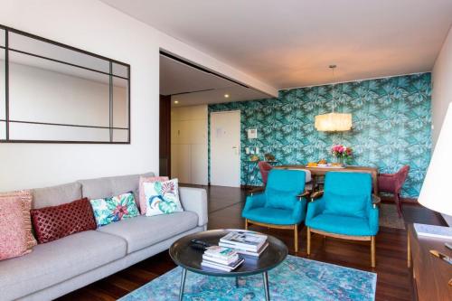 Amazing Tejo river view 2BDR flat  FREE Park!