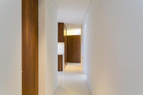 Architectural poetry in an unique 3bdrs view flat!