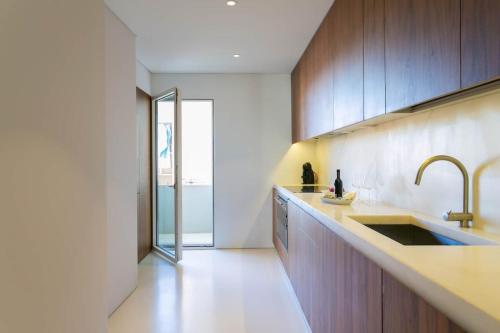 Architectural poetry in an unique 3bdrs view flat!