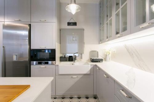 Chiado deluxe gem 4bdr amazing apartment!