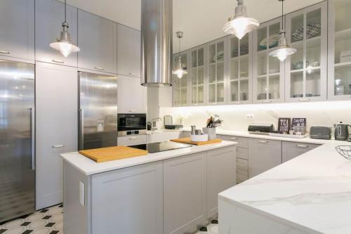 Chiado deluxe gem 4bdr amazing apartment!