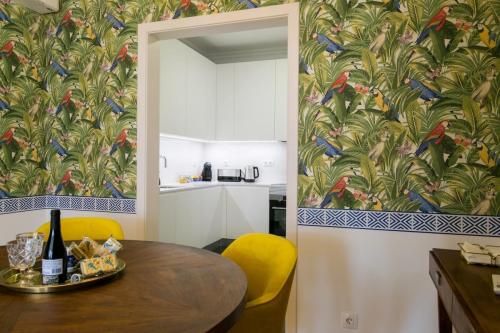 Lisbon luxury retreat! 2 suites!