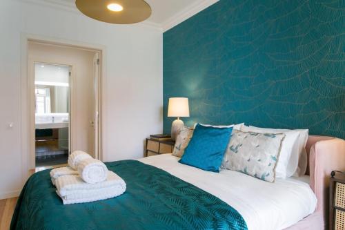 Lisbon luxury retreat! 2 suites!
