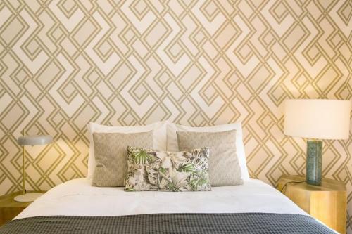 Lisbon luxury retreat! 2 suites!