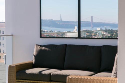 Luxury 4 bedr Flat w/ PANORAMIC Views  Pool!!