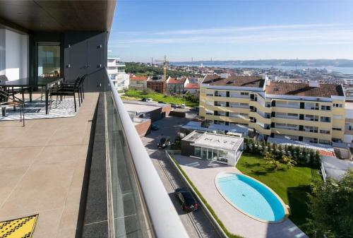 Luxury 4 bedr Flat w/ PANORAMIC Views  Pool!!