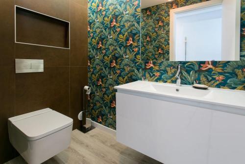 Luxury 4 bedr Flat w/ PANORAMIC Views  Pool!!