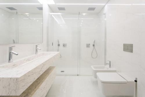 Luxury 4 bedr Flat w/ PANORAMIC Views  Pool!!