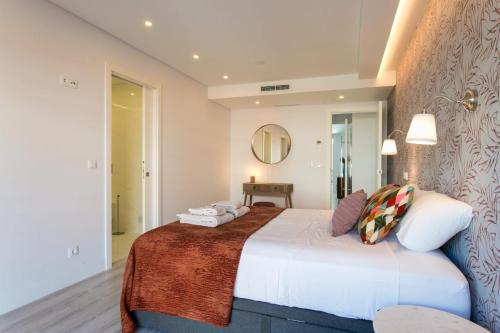 Luxury 4 bedr Flat w/ PANORAMIC Views  Pool!!