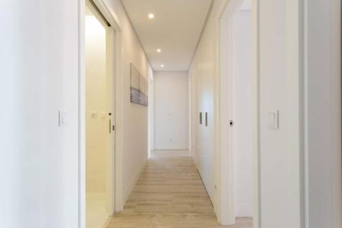 Luxury 4 bedr Flat w/ PANORAMIC Views  Pool!!