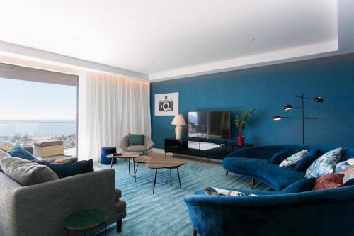 Luxury 4 bedr Flat w/ PANORAMIC Views  Pool!!