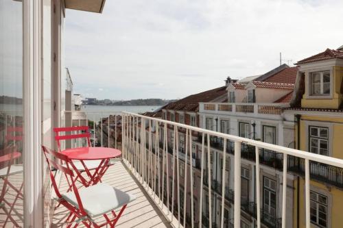 Chiado 2 GLAMOUROUS Suites  PARKING! Great WI-FI!