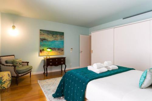 Chiado 2 GLAMOUROUS Suites  PARKING! Great WI-FI!