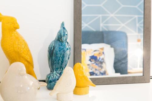 Secret 2 bedrs spot in the heart of the antiques!