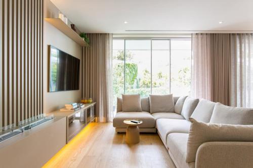 Luxury 2 bedrooms apartment in the Lisboa gardens!