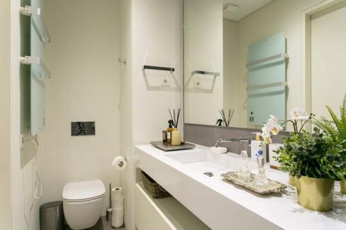 Luxury 2 bedrooms apartment in the Lisboa gardens!