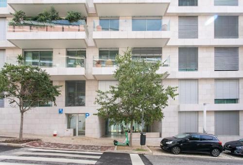 Luxury 2 bedrooms apartment in the Lisboa gardens!